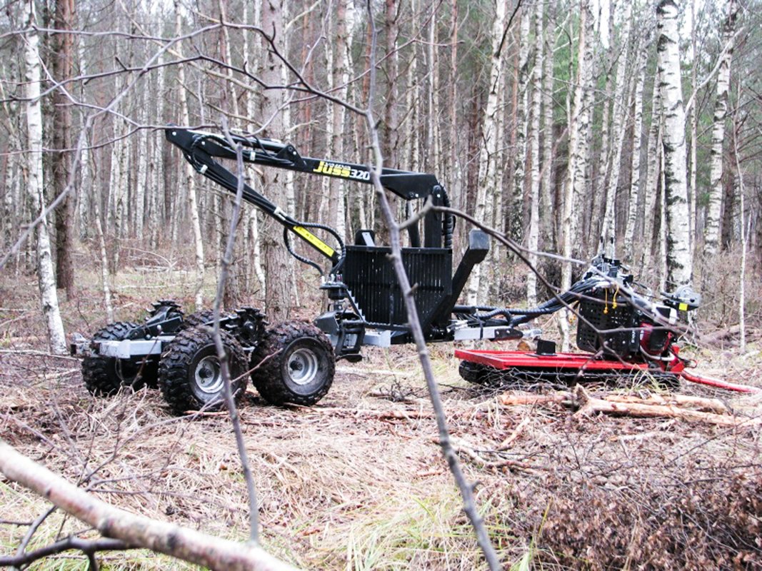 Medvežė – priekaba „Vahva Jussi 4x4“ 320